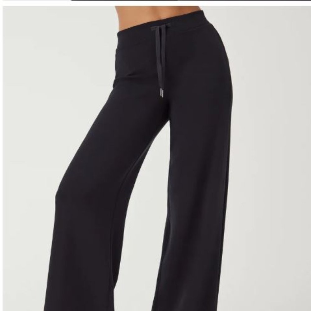 NWT SPANX AirEssentials Wide Leg Pants Black L